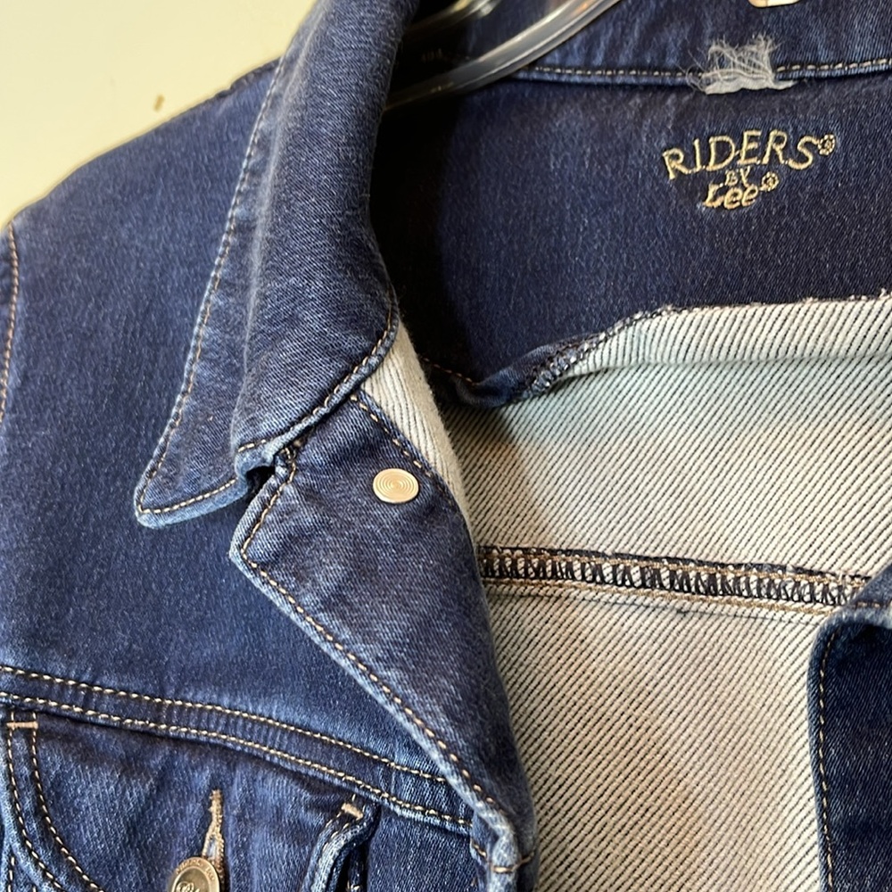 Women’s Lee Riders Denim Jean Jacket - Picture 6 of 12